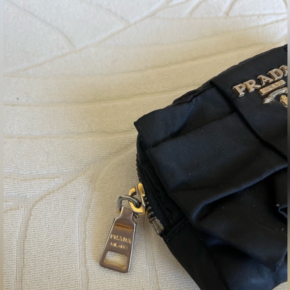 Prada bow card holder / coin pouch with gold hardware - Picture 4 of 6